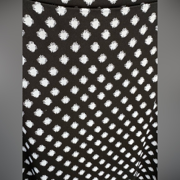 Chico's Black and White Asymmetrical Cold Shoulder Top - Picture 7 of 9